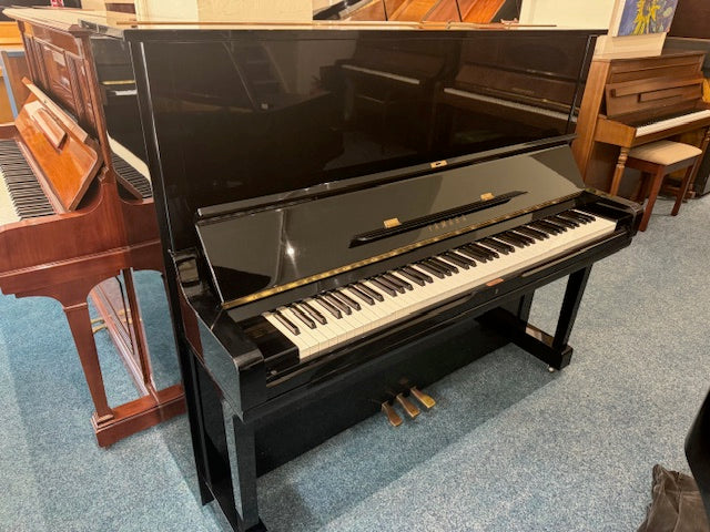 Yamaha U3 M